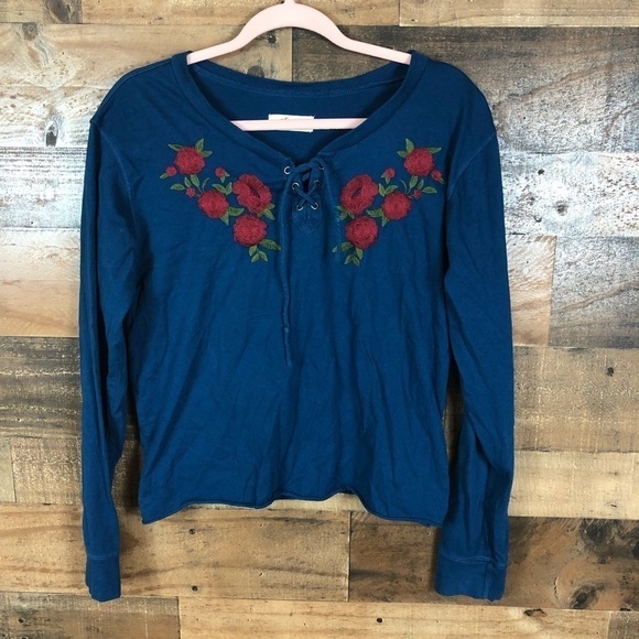 Hollister embroidered top‎ - Picture 3 of 6